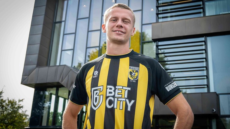 Vitesse: Zweedse spits uitgeschakeld, extra doelman op proef