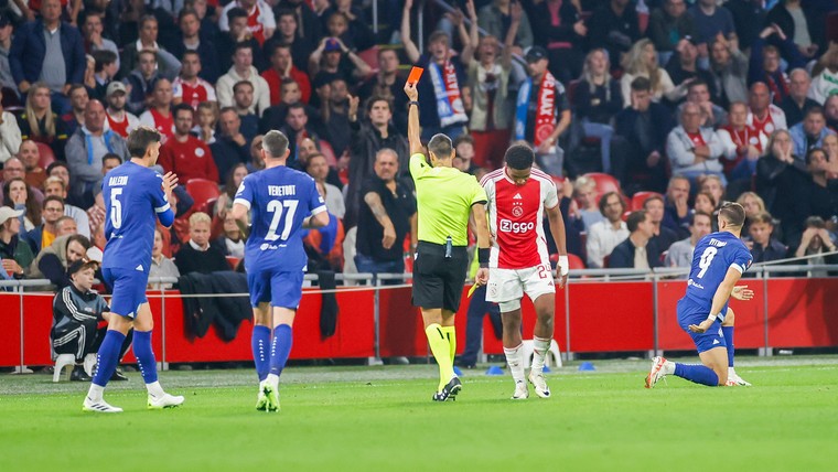 Rode kaart én staande ovatie voor Ajax-invaller: 'Dat vond ik fijn'