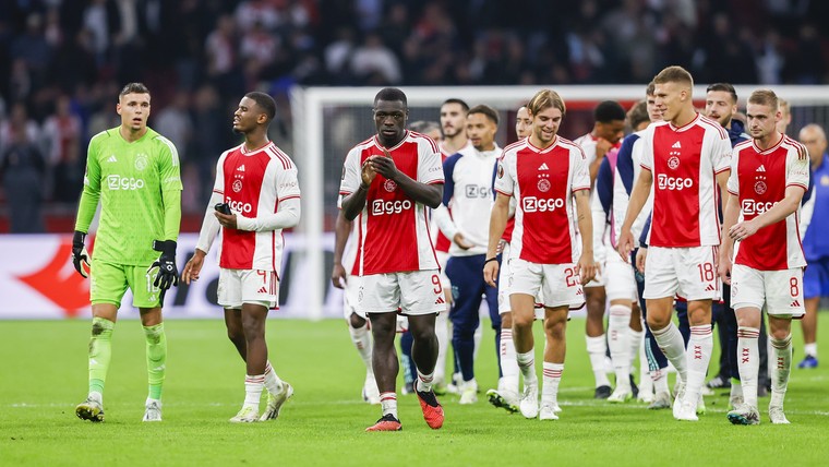 Ajax blijft worstelen met desorganisatie: 'Je houdt je hart vast richting zondag'