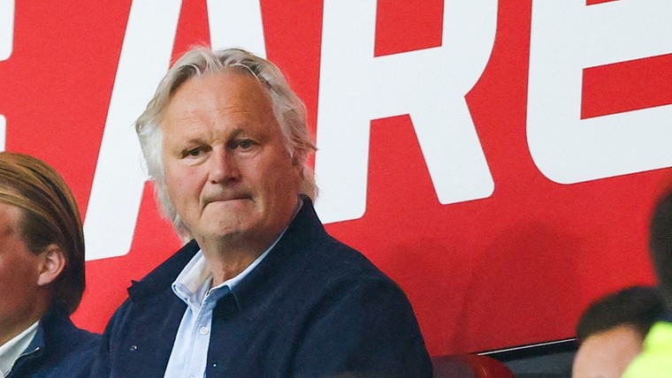 Rvc-voorzitter Eringa denkt niet aan vertrek bij Ajax: 'Wat los je daarmee op?'
