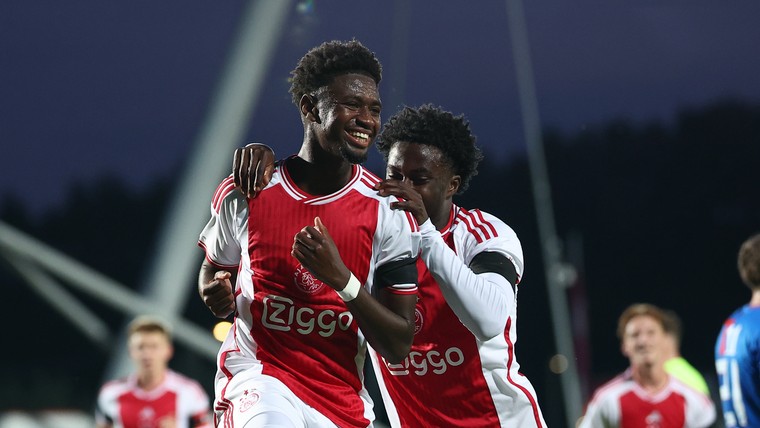 Talent Kalokoh zorgt voor goed nieuws bij Ajax