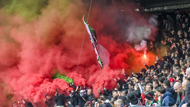 NEC-spelers op scherp gezet richting derby: vuurwerk en fraaie sfeeractie