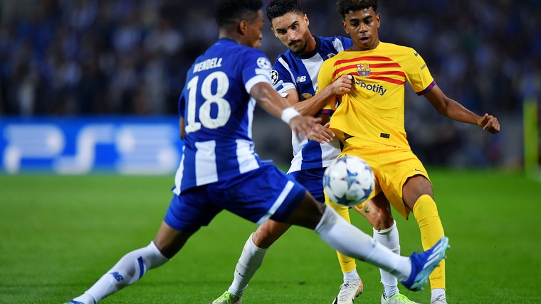 Barcelona negen minuten met man minder in Porto om opmerkelijke reden