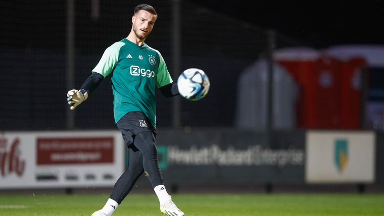 Jonge Duitser klopt op de deur bij Ajax: 'Lef, rust en zijn trap valt op'