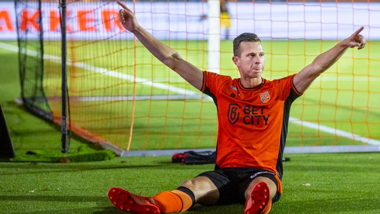 Mühren bevrijdt FC Volendam: 'Niet normaal hoe hard dit nodig was'