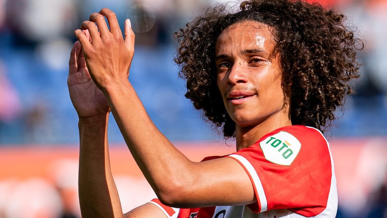 Volgende beloning voor Feyenoord-talent Zechiël: 'Droom wordt alleen maar mooier'