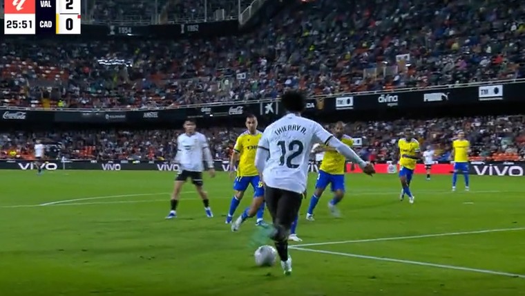 Valencia swingt op de maandag: Mestalla smult van rabona-assist