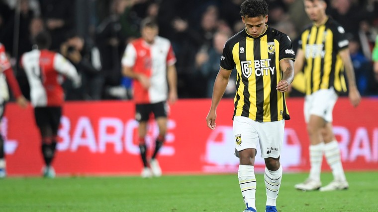 Moeizaam scorend Vitesse voelt druk toenemen: wat is de oplossing?
