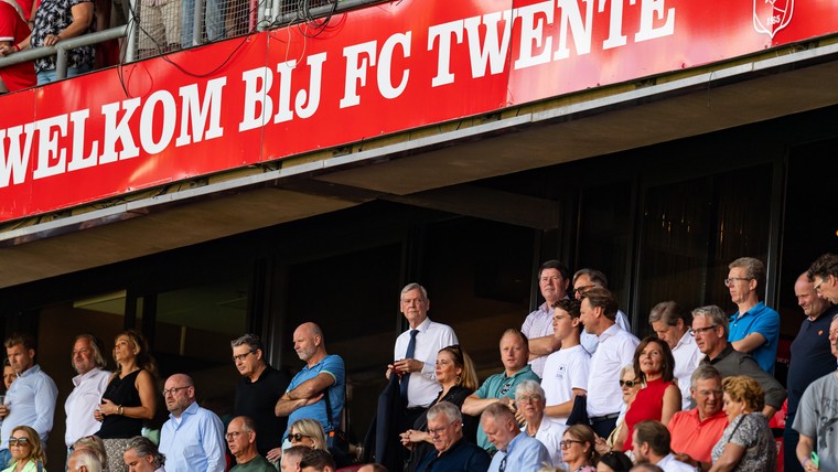 Van der Kraan roept FC Twente-fans op om te stoppen met liedjes over homo's