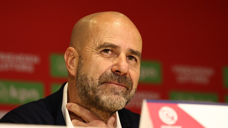 Bosz schrikt van eerste helft PSV: 'Geluk dat Ajax niet vier keer scoorde'