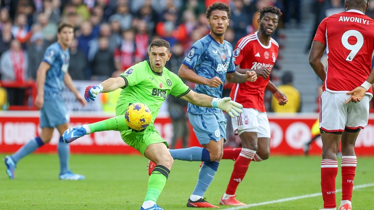 Steun voor blunderende keeper Martínez bij AZ-opponent Aston Villa