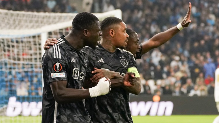 Brobbey niet te stoppen: Ajax staat opnieuw op tijdens spektakelstuk in Marseille