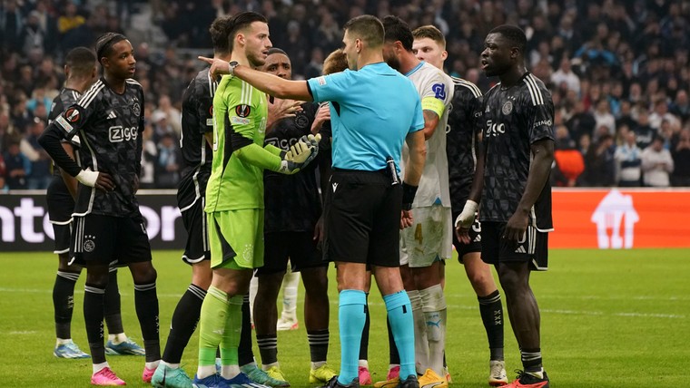 Franse pers verwondert zich over Ajax-duo na spektakelstuk