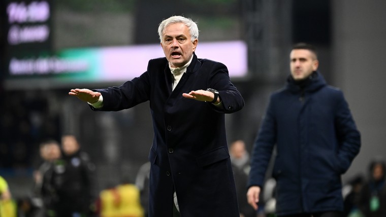 Mourinho switcht naar Portugees: 'Blijkbaar is mijn Italiaans niet goed genoeg'
