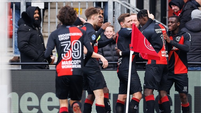 Almere City haalt uit en stuurt Vitesse als hekkensluiter de winterstop in