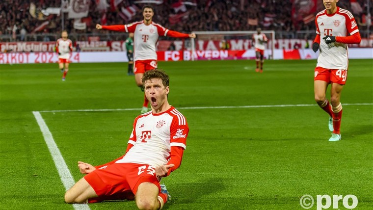 Müller gaat nog een jaar door bij Bayern: 'Hij is als voetballer al een legende'