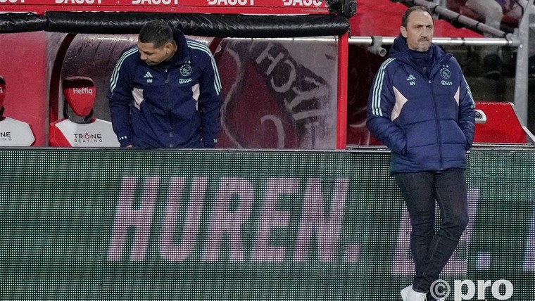 Valkanis kondigt verandering aan bij Ajax na bekerblamage: 'Het leek wel handbal'