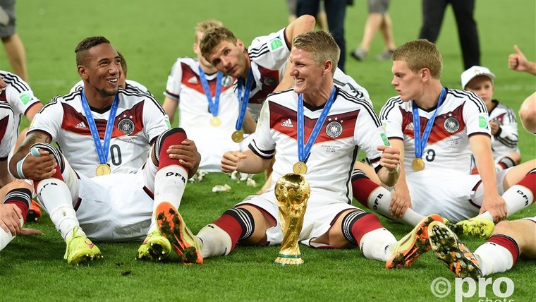 Duitse wereldkampioen hint op rentree: 'Voetbalreis nog niet ten einde'