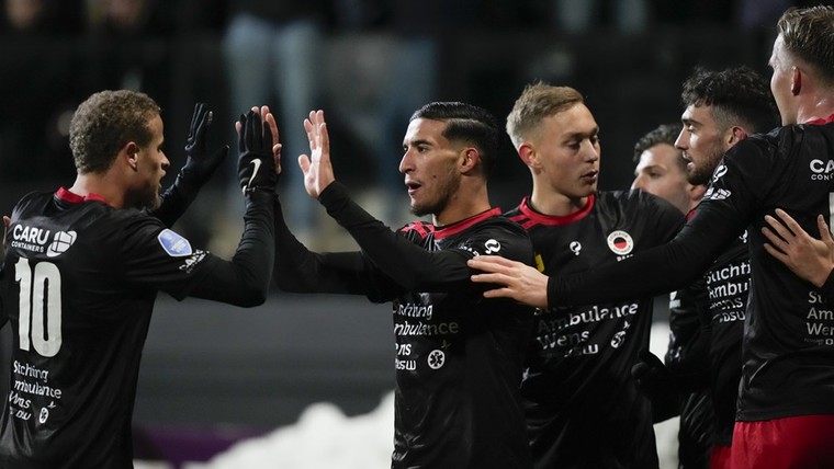 Excelsior boekt tegen zwak Heerenveen eerste zege in elf duels