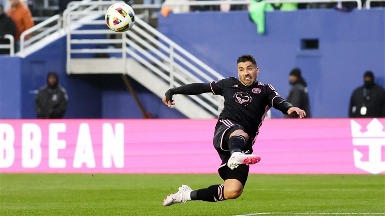 Suárez maakt in spektakelstuk eerste goal voor Inter Miami