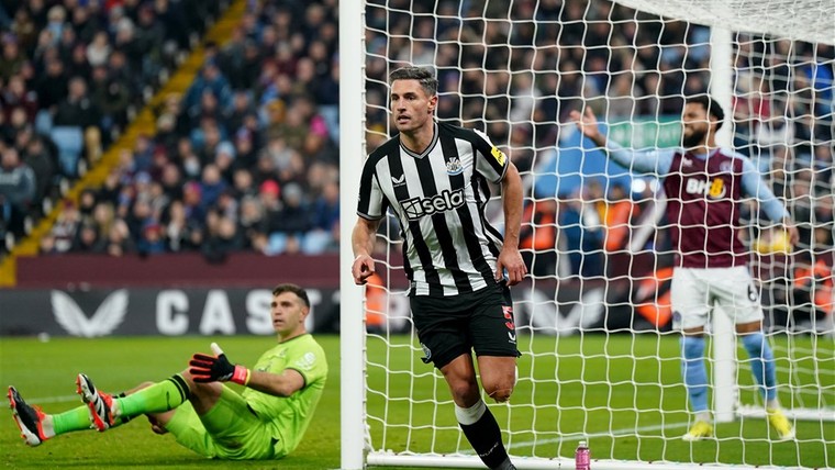 Newcastle rekent af met slechte serie en krijgt Villa Park voor het eerst stil
