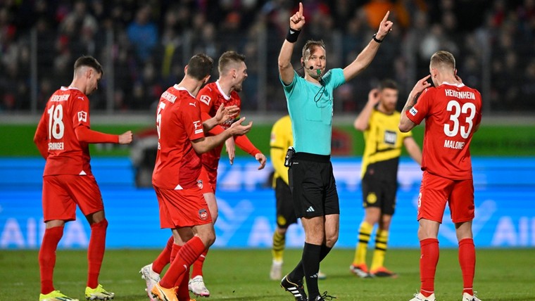 VAR voorkomt doelpunt Malen en overwinning Dortmund