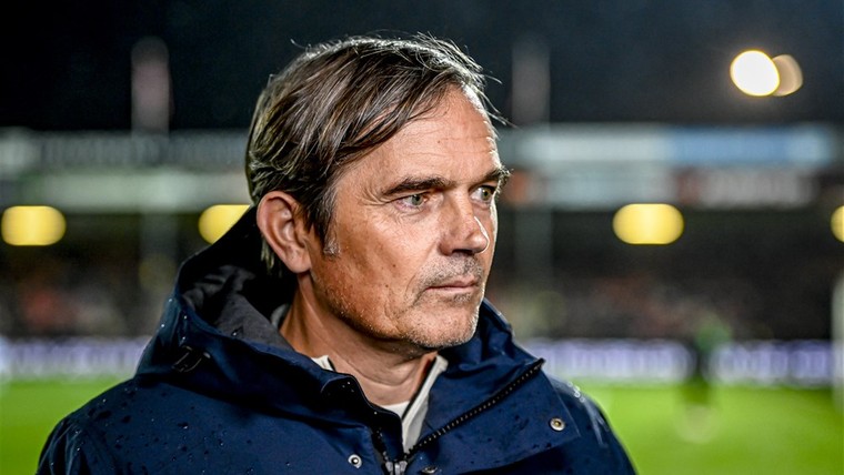 Cocu: 'Die onzekerheid zorgt voor heel veel onrust binnen de club Vitesse'