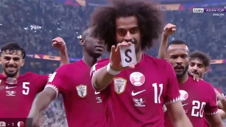 Sterspeler Qatar viert doelpunt in Azië Cup-finale met goocheltruc