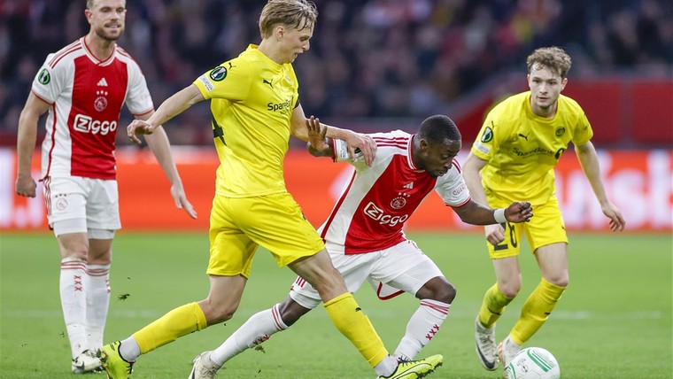 Ajax heeft een probleem op linksbuiten: 'Veel te dure jeugdspeler'