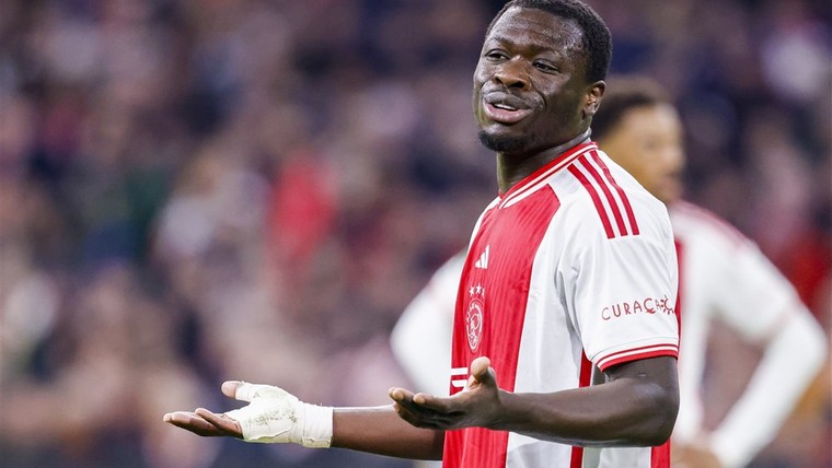 Tegenvaller voor Ajax: Brobbey loopt blessure op