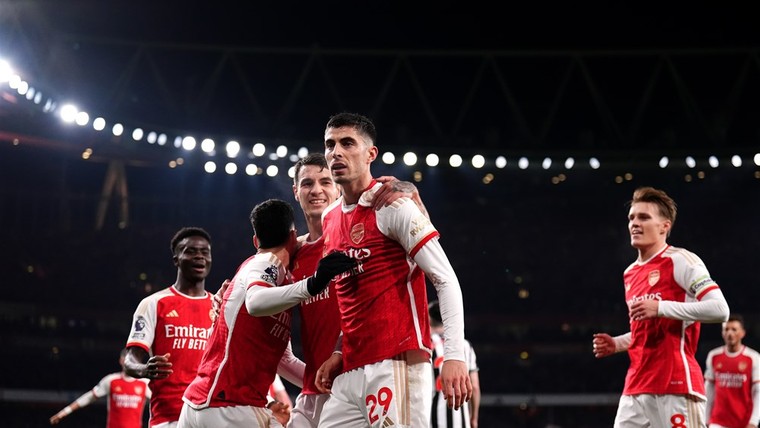 Imponerend Arsenal mag dromen van landstitel: 'We zijn de underdog'