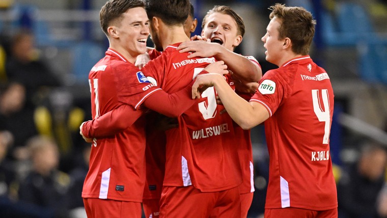 FC Twente rekent af met dapper Vitesse en blijft stevig op derde plek