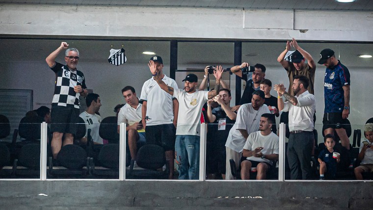 Santos hint op romantische comeback: 'Terugkeer Neymar onvermijdelijk'