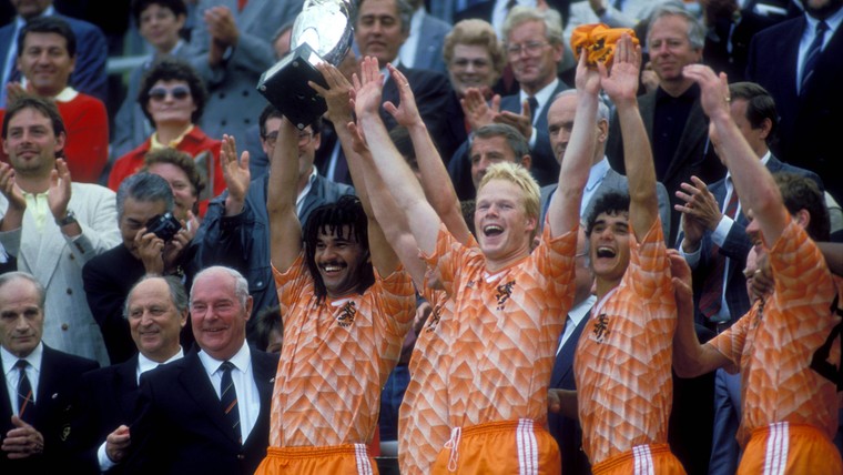 Van 1988 naar 2024: KNVB presenteert nieuw EK-shirt van Oranje
