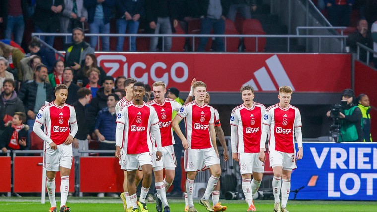 Ajax gaat de boeken in met extreem jong basiselftal