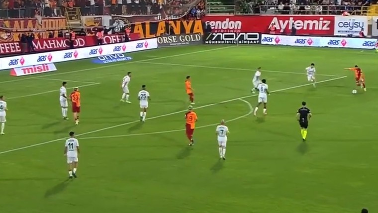 Ziyech maakt op fraaie wijze eerste goal voor Galatasaray sinds december