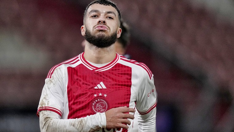 Mikautadze verpieterde bij Ajax in hotelkamer: 'Ik werd gek'