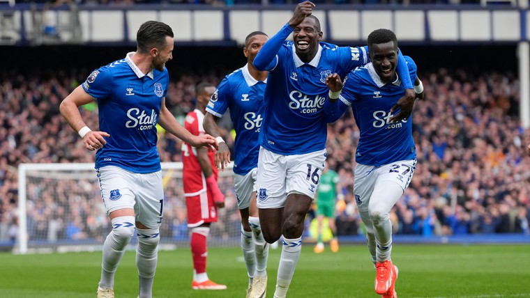 Everton wint cruciale degradatiekraker in aanloop naar Merseyside derby