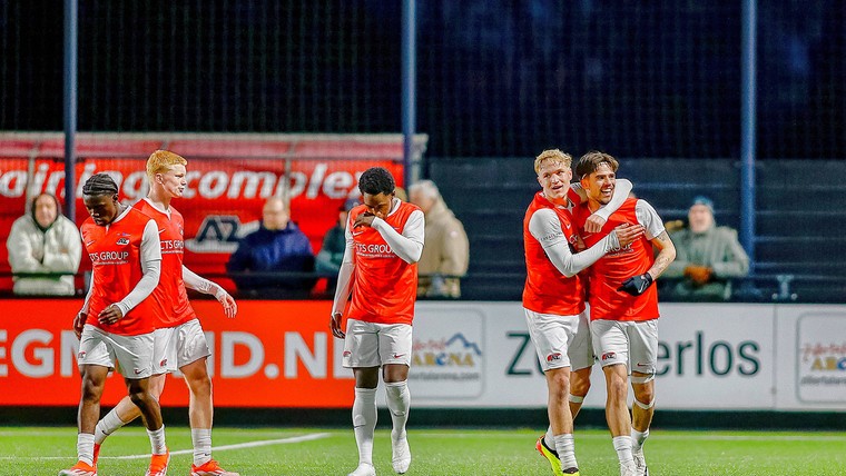 VVV verspeelt kansen op de play-offs tegen tiental Jong AZ
