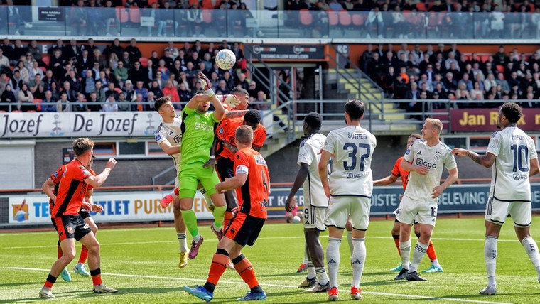 Doek valt voor FC Volendam na nederlaag tegen Ajax