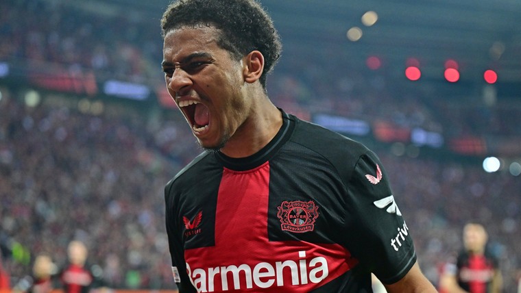 Bayer Leverkusen slaat wéér toe in extra tijd en gaat ongeslagen naar de finale