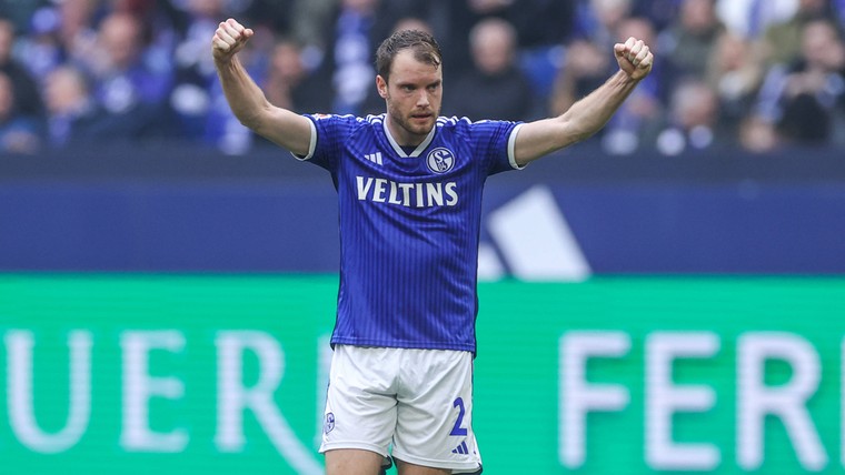 Schalke zwaait tweetal Nederlanders met aflopende contracten uit