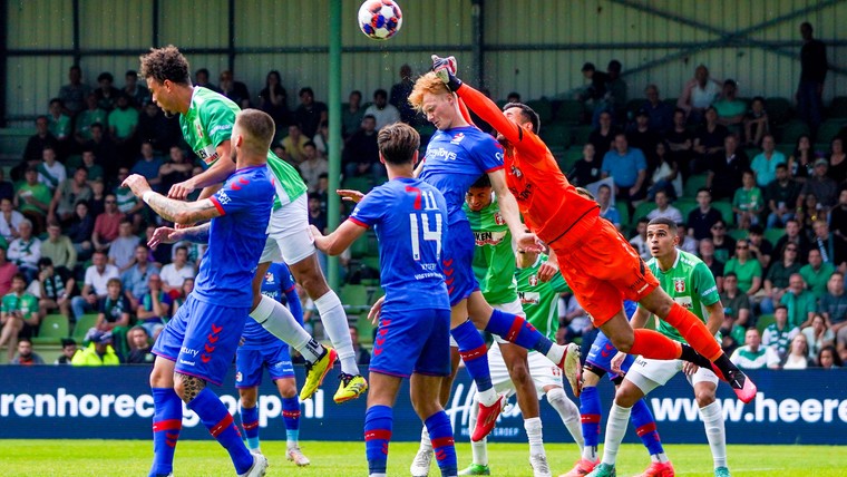 Emmen knikkert Dordrecht uit play-offs na late goal Besuijen