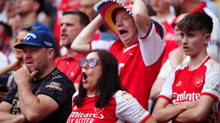 Fake news in Emirates: Arsenal-fans juichen ten onrechte voor gelijkmaker bij City