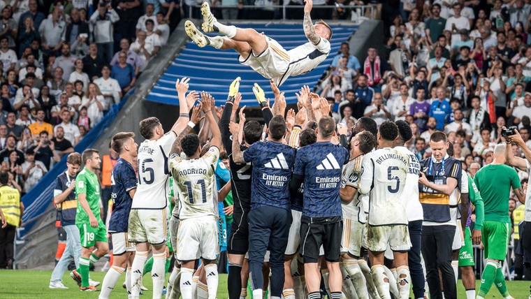 Toni Kroos gaat paardrijden, chapeau