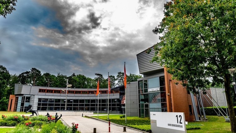Clubs stemmen voor onderzoek naar governance betaald voetbal