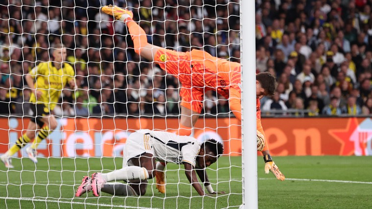 Vinícius Júnior ontsnapte aan vroege rode kaart in Champions League-finale