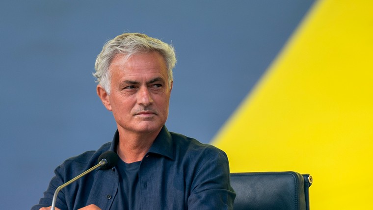Fenerbahçe-voorzitter doet niet geheimzinnig over salaris van Mourinho