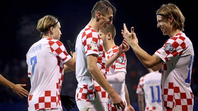 Kroatië met basisspeler Sosa en invaller Ivanusec naar simpele oefenwinst