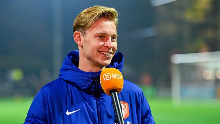 Opsteker Oranje: Frenkie de Jong laat zich op trainingsveld zien